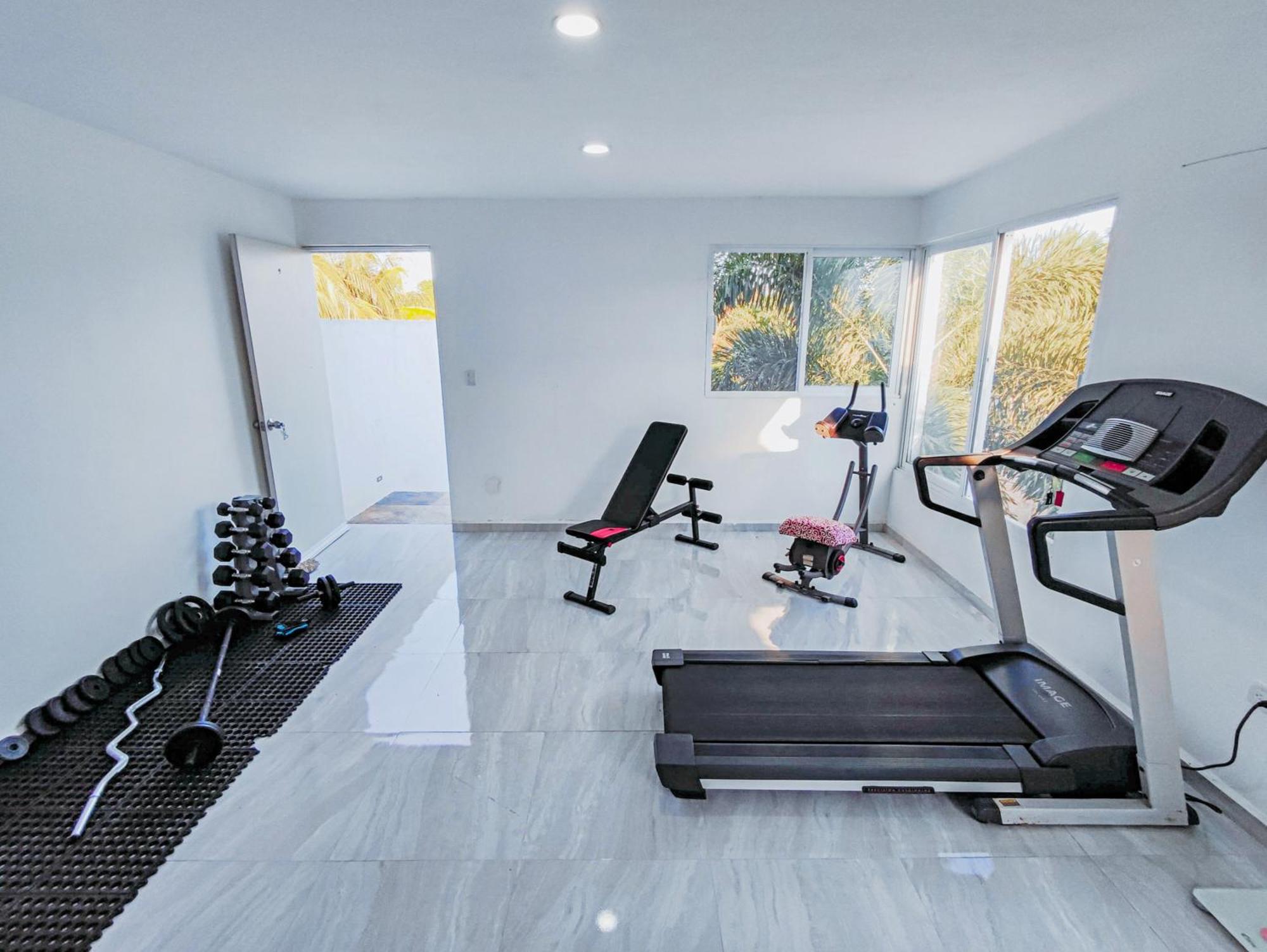 Villa Moderna Con Alberca, Gimnasio Y Cochera Mérida Esterno foto